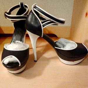 BCBGeneration "Nesta" heels